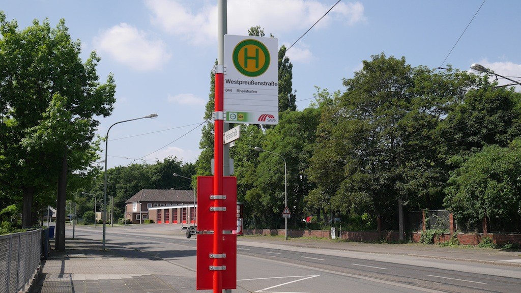 Haltestelle Westpreußenstraße in der Hafenstraße Krefelds