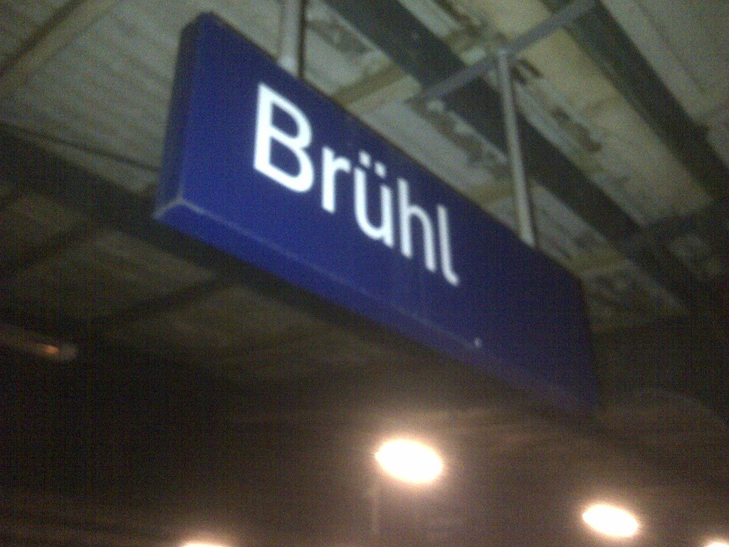 Stationsschild Regionalbahnhof Brühl